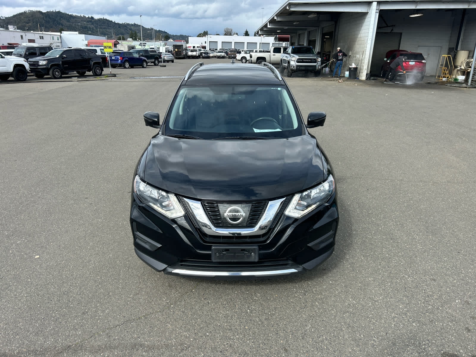 Thumbnail: 2017 Nissan Rogue - 7