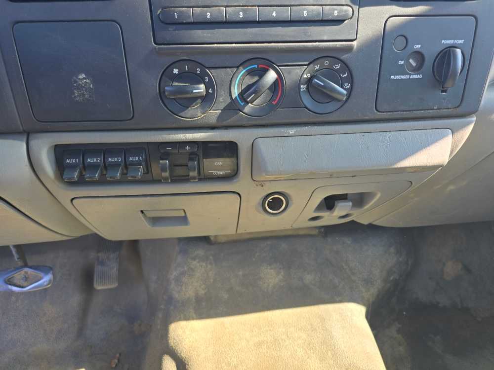 Thumbnail: 2006 Ford F-450 - 15