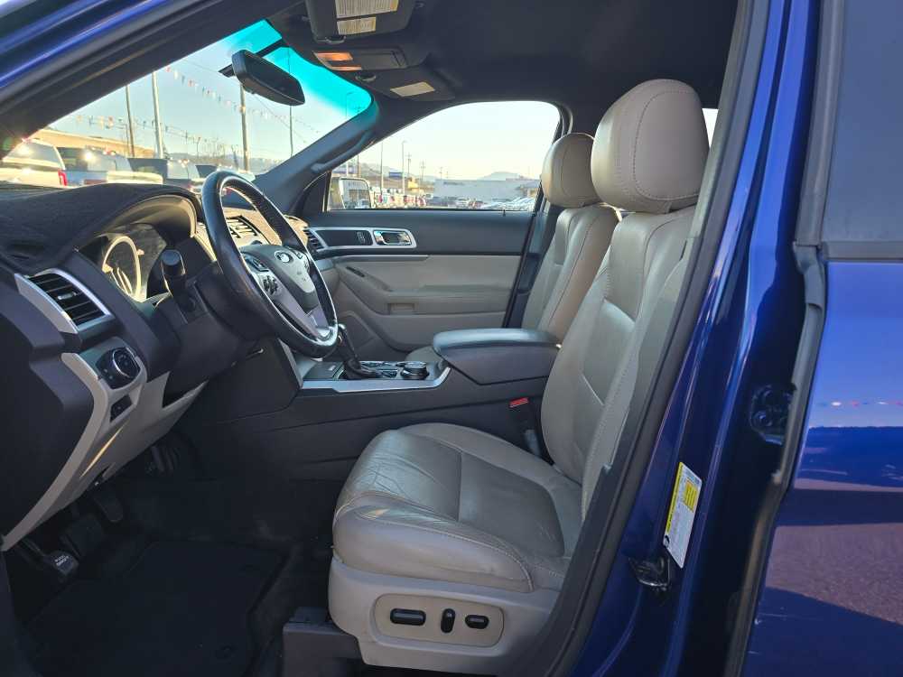 Thumbnail: 2015 Ford Explorer - 9