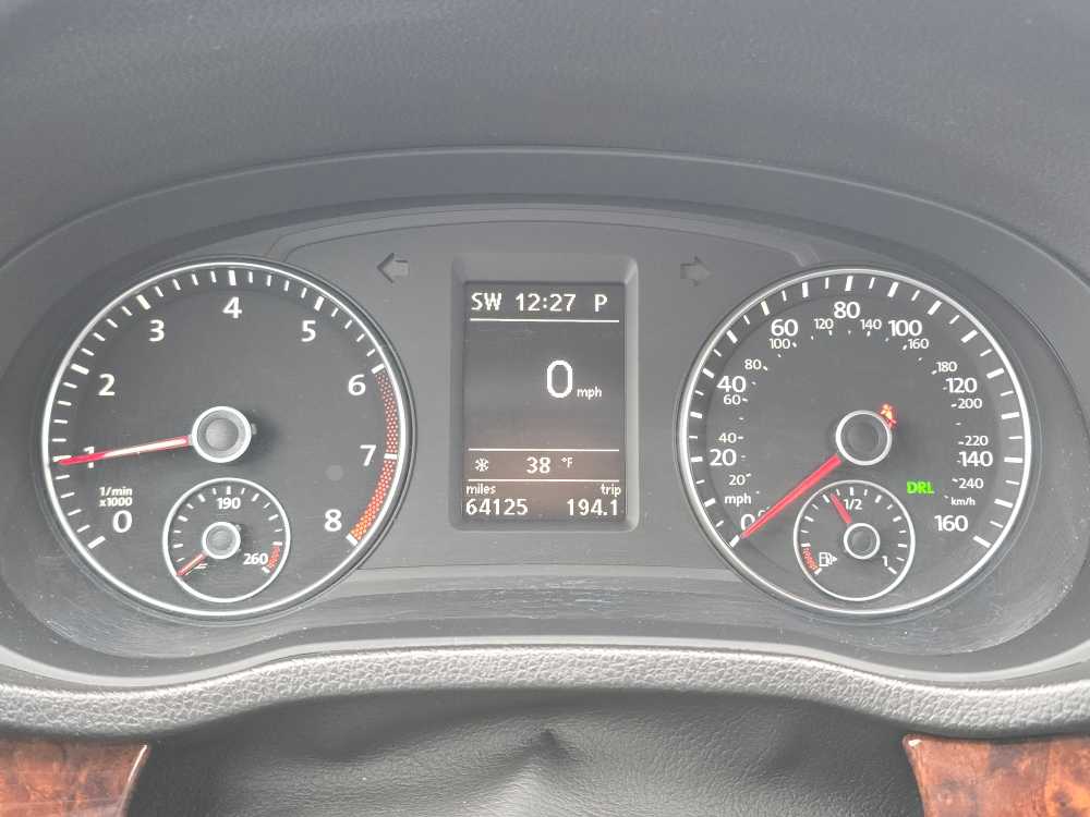 Thumbnail: 2012 Volkswagen Passat - 20