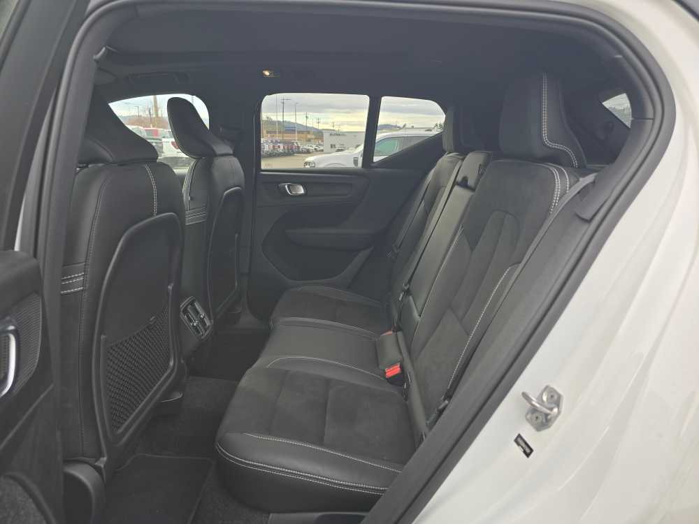 Thumbnail: 2019 Volvo XC40 - 16