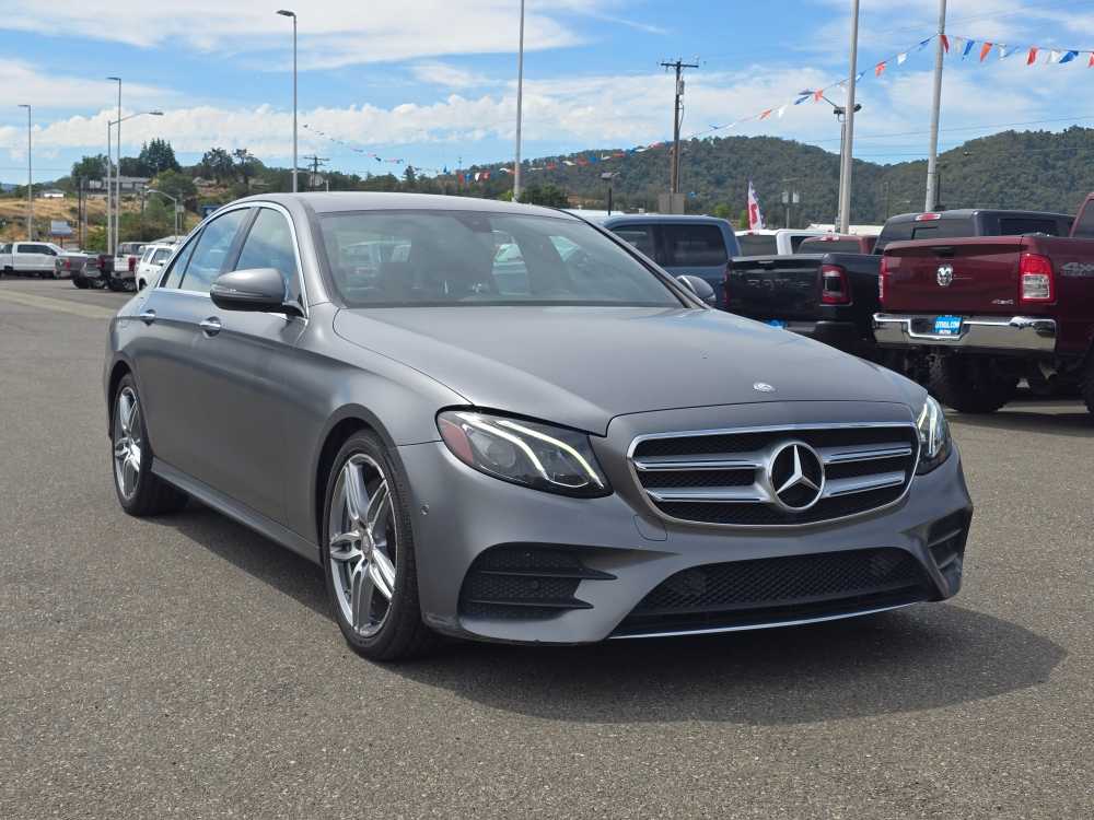 Thumbnail: 2017 Mercedes-Benz E-Class - 4