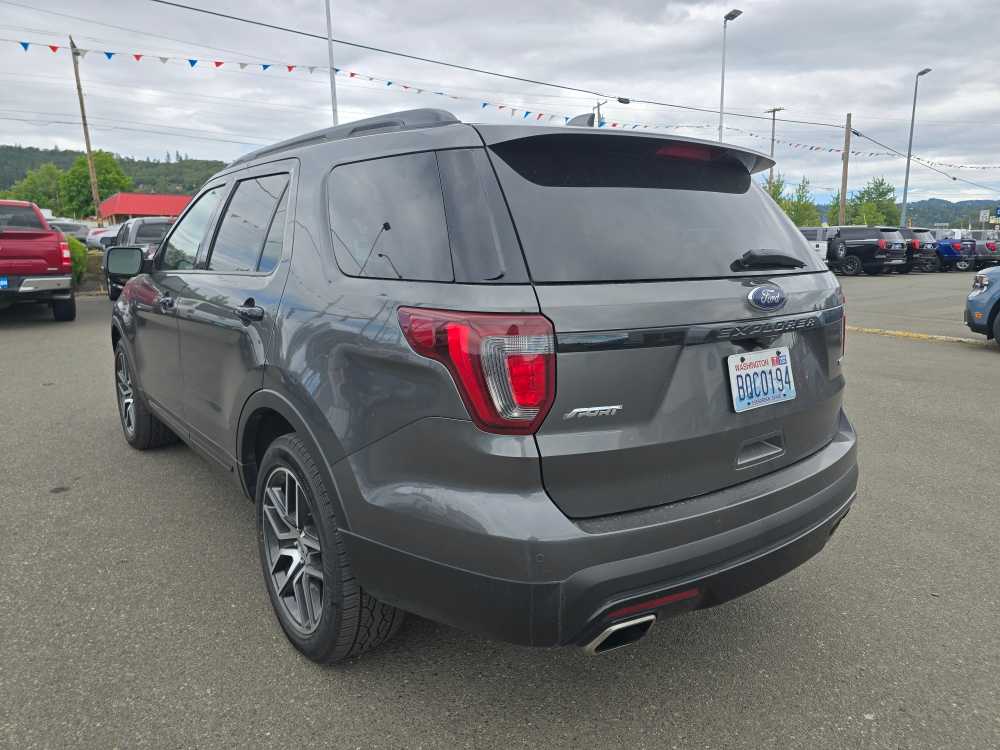 Thumbnail: 2017 Ford Explorer - 8
