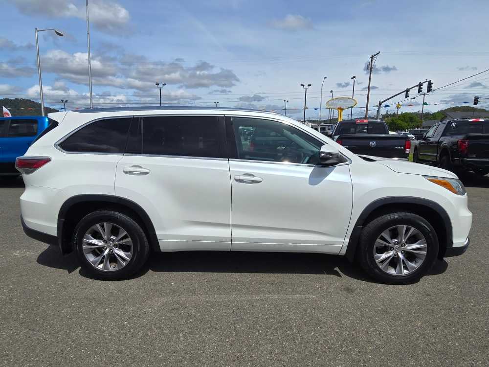 Thumbnail: 2015 Toyota Highlander - 6