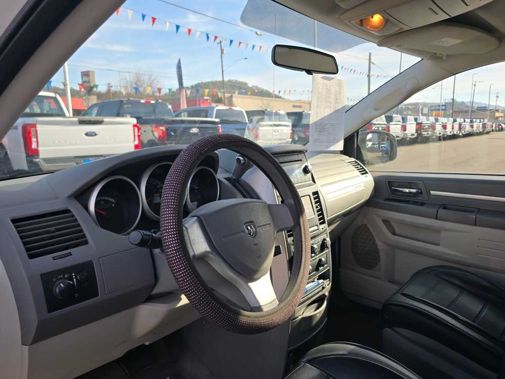Thumbnail: 2010 Dodge Grand Caravan - 9