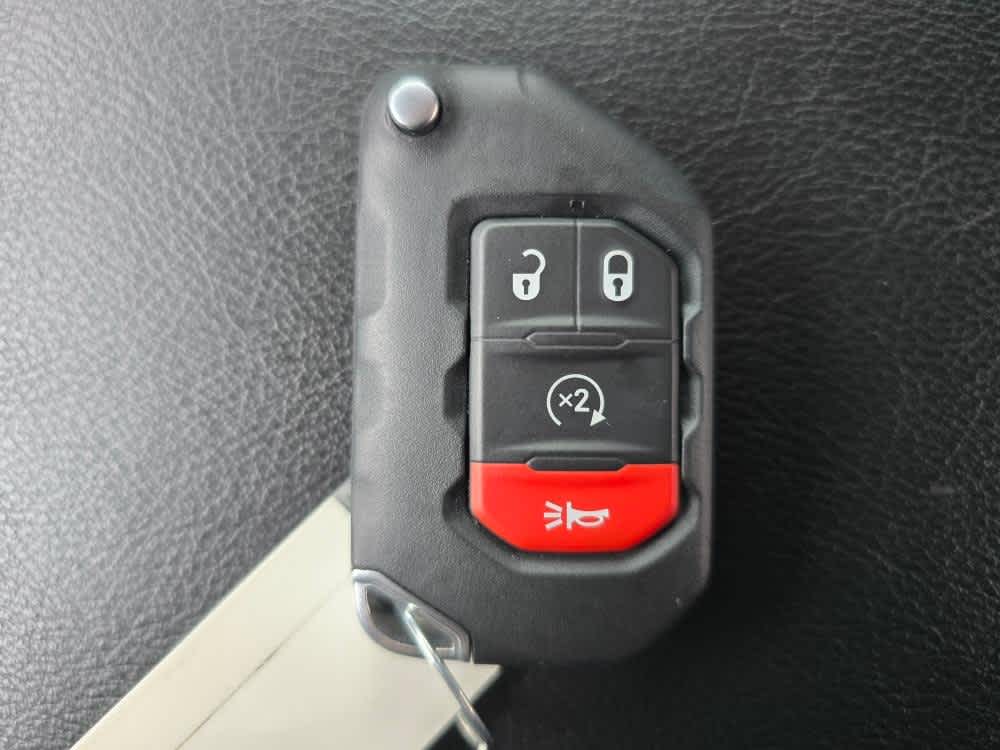 Thumbnail: 2023 Jeep Gladiator - 22