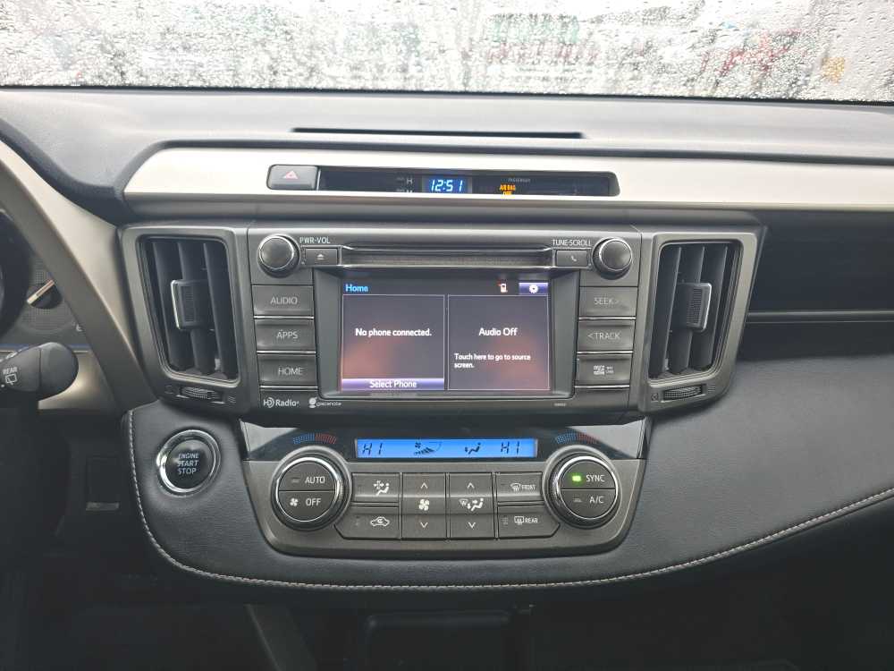 Thumbnail: 2015 Toyota RAV4 - 12