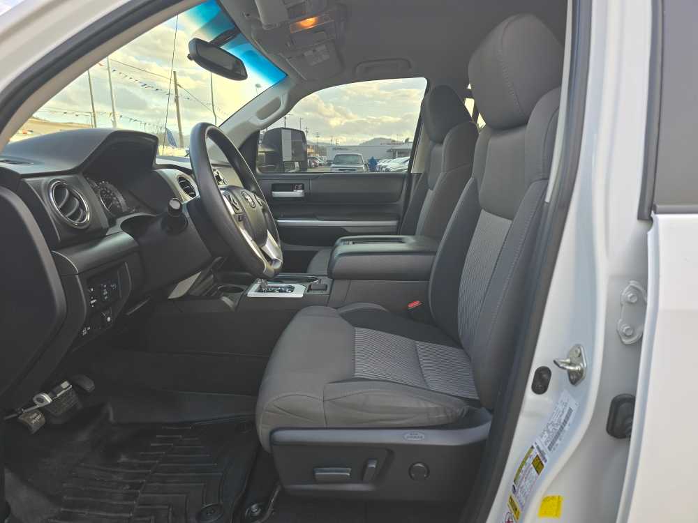 Thumbnail: 2015 Toyota Tundra - 9