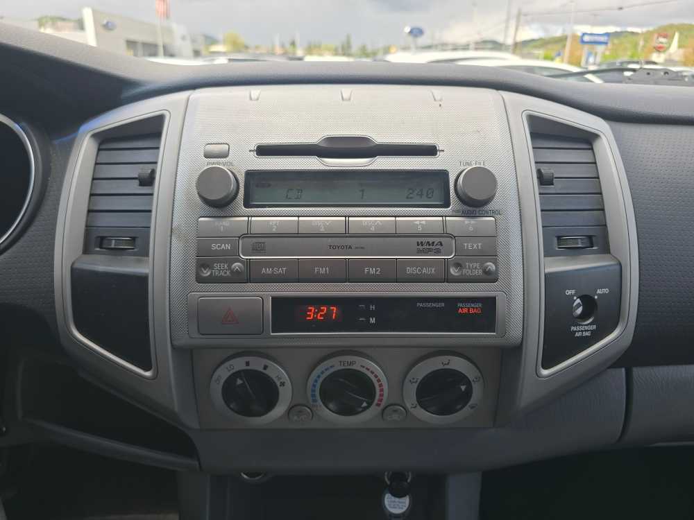 Thumbnail: 2009 Toyota Tacoma - 13