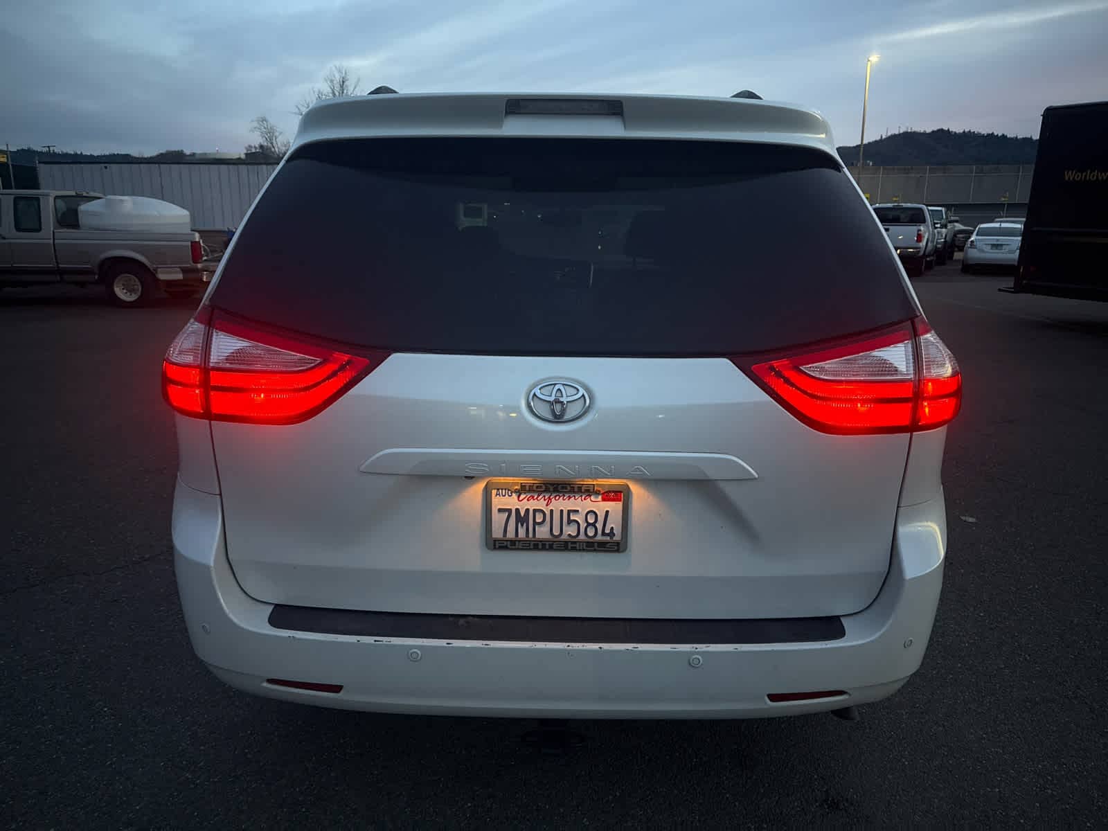 Thumbnail: 2015 Toyota Sienna - 8