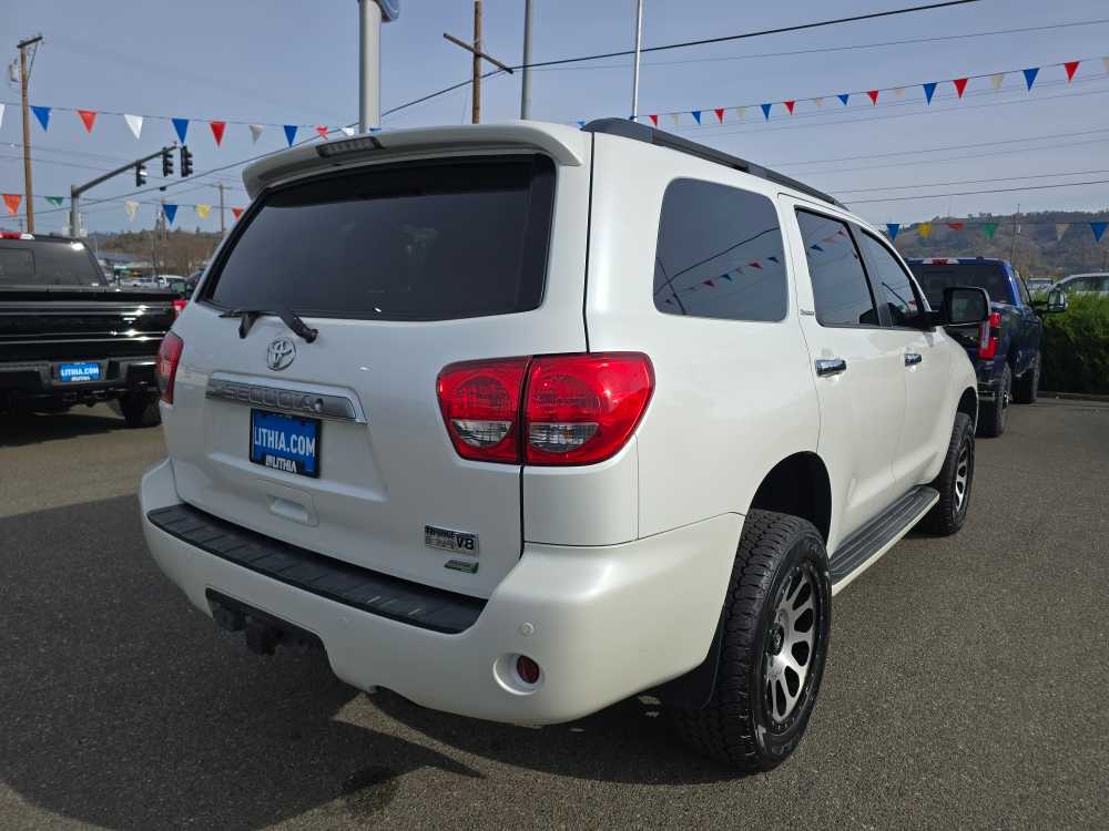 Thumbnail: 2016 Toyota Sequoia - 5