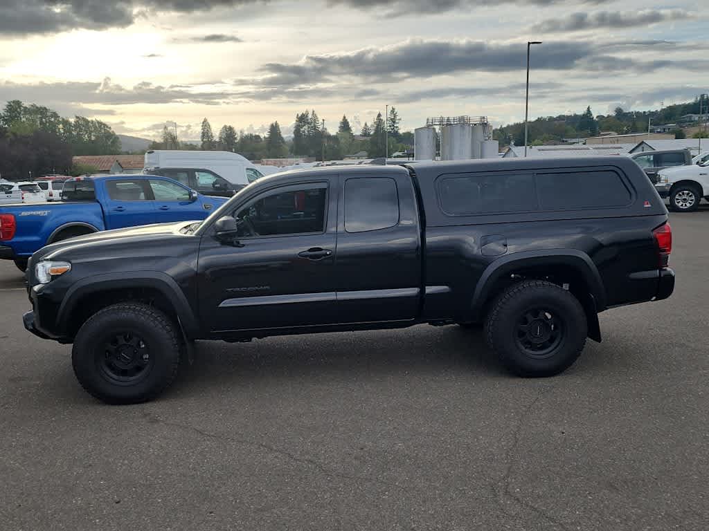 Thumbnail: 2022 Toyota Tacoma - 2
