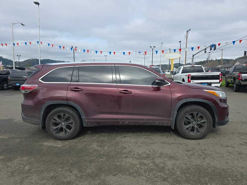 Thumbnail: 2016 Toyota Highlander - 6