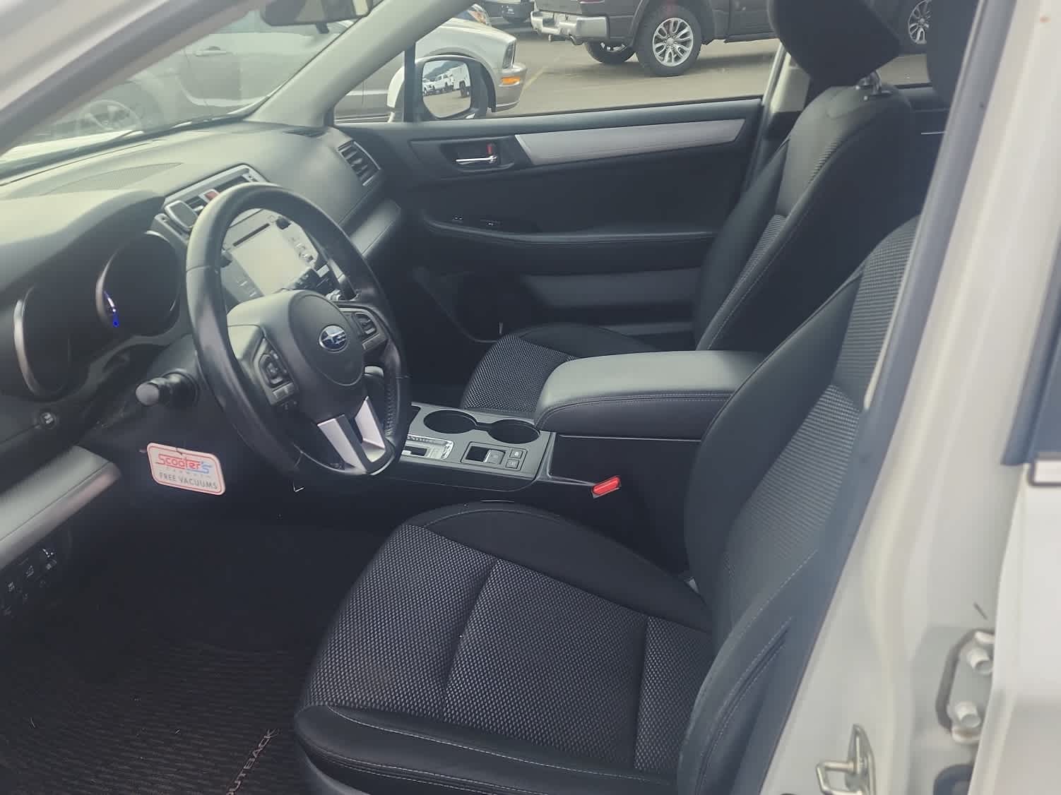 Thumbnail: 2015 Subaru Outback - 9