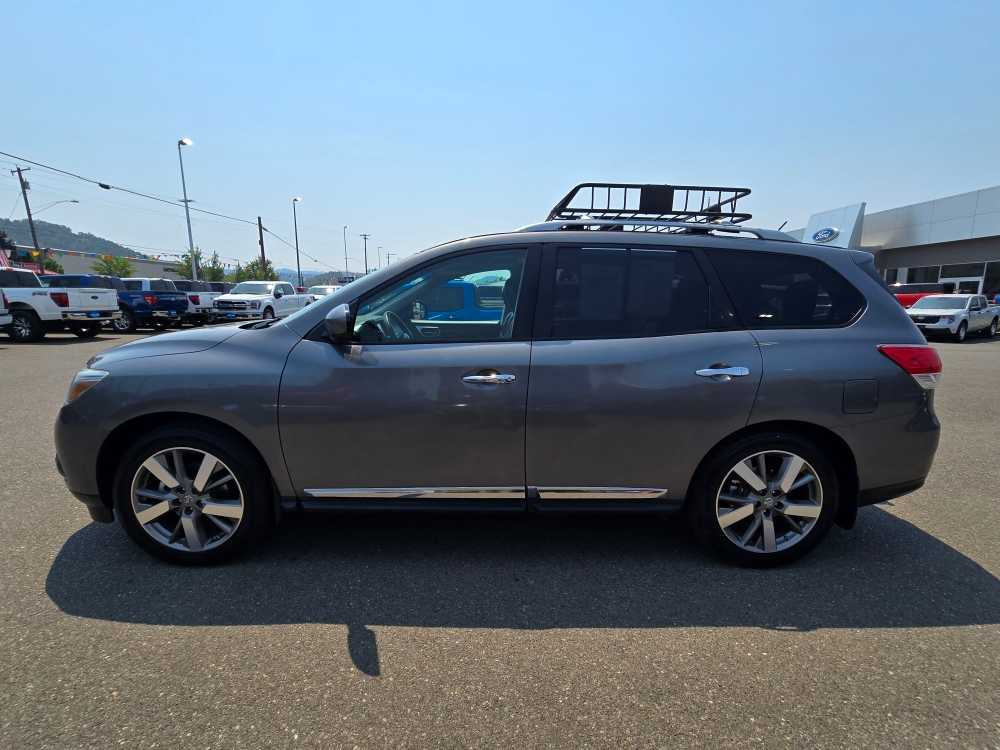 Thumbnail: 2015 Nissan Pathfinder - 2