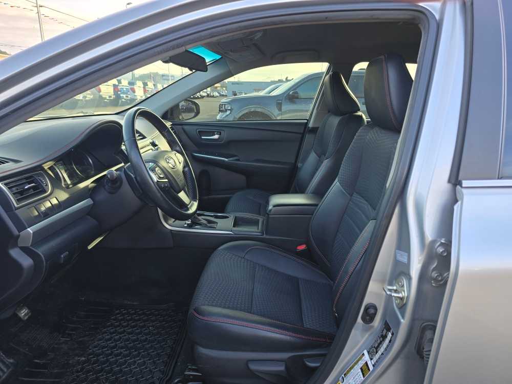 Thumbnail: 2015 Toyota Camry - 9