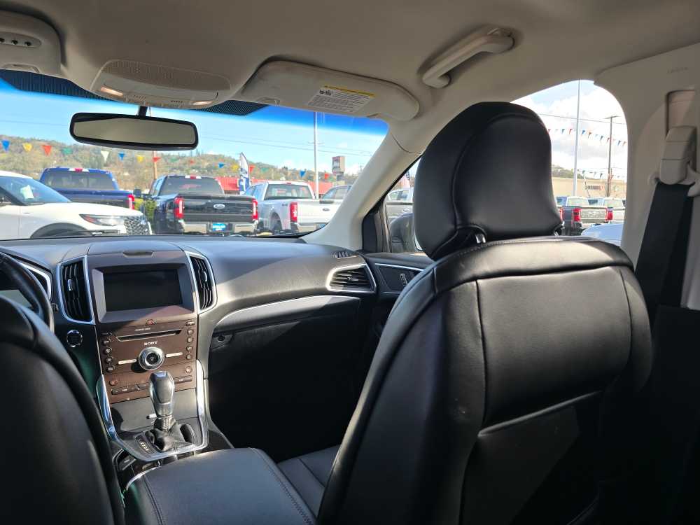 Thumbnail: 2017 Ford Edge - 14