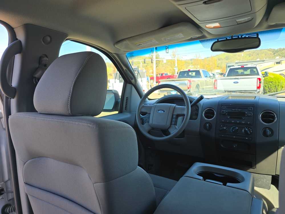 Thumbnail: 2004 Ford Econoline - 11