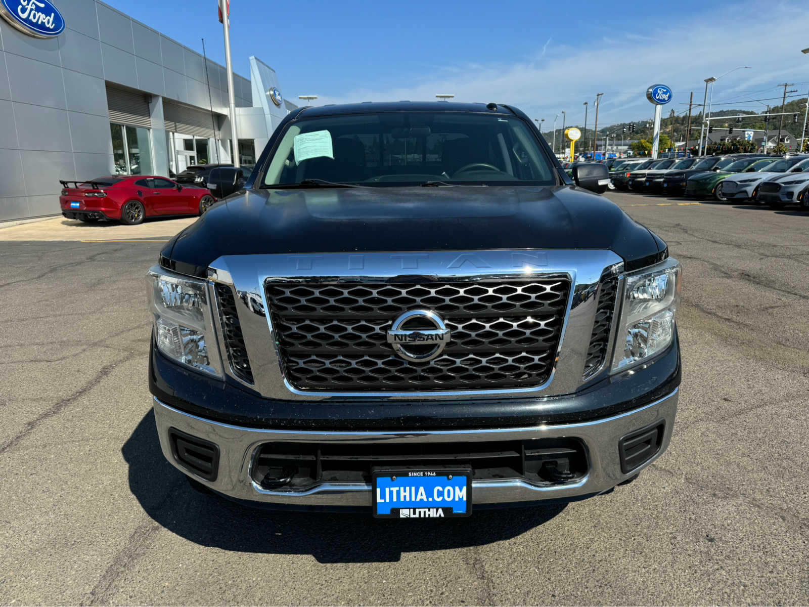 2017 Nissan Titan SV 8