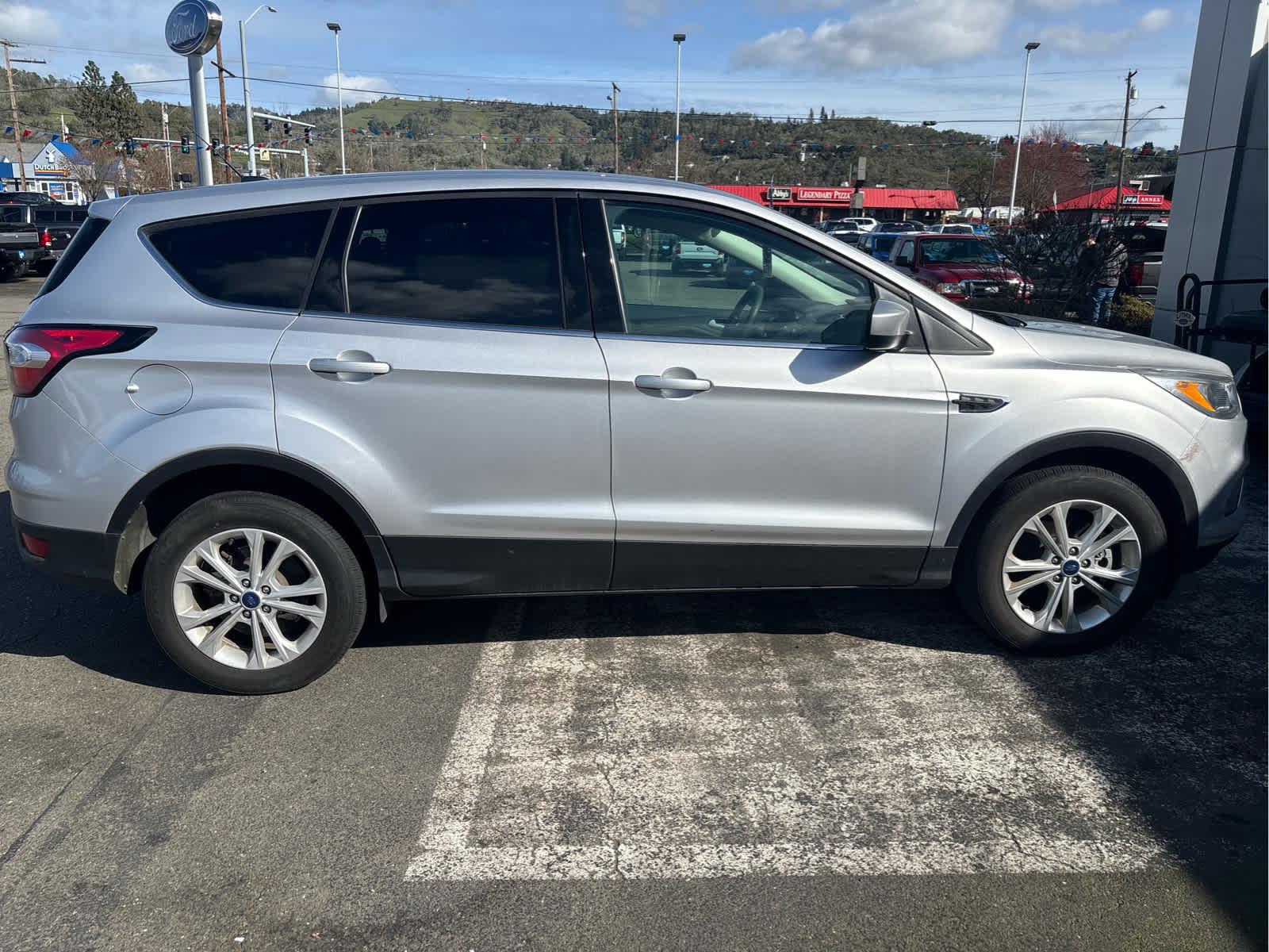 Thumbnail: 2017 Ford Escape - 6