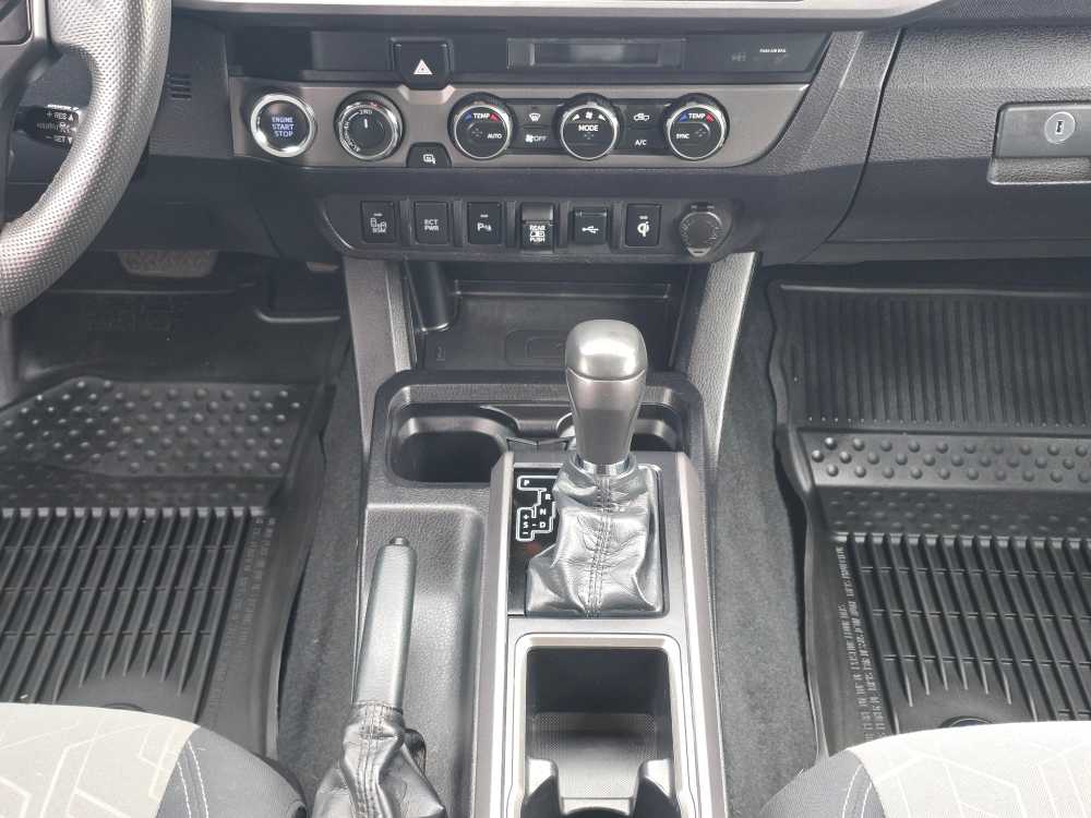 Thumbnail: 2021 Toyota Tacoma - 13