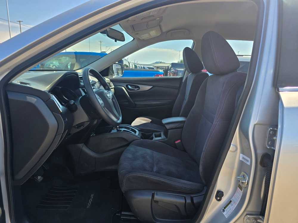 Thumbnail: 2016 Nissan Rogue - 9