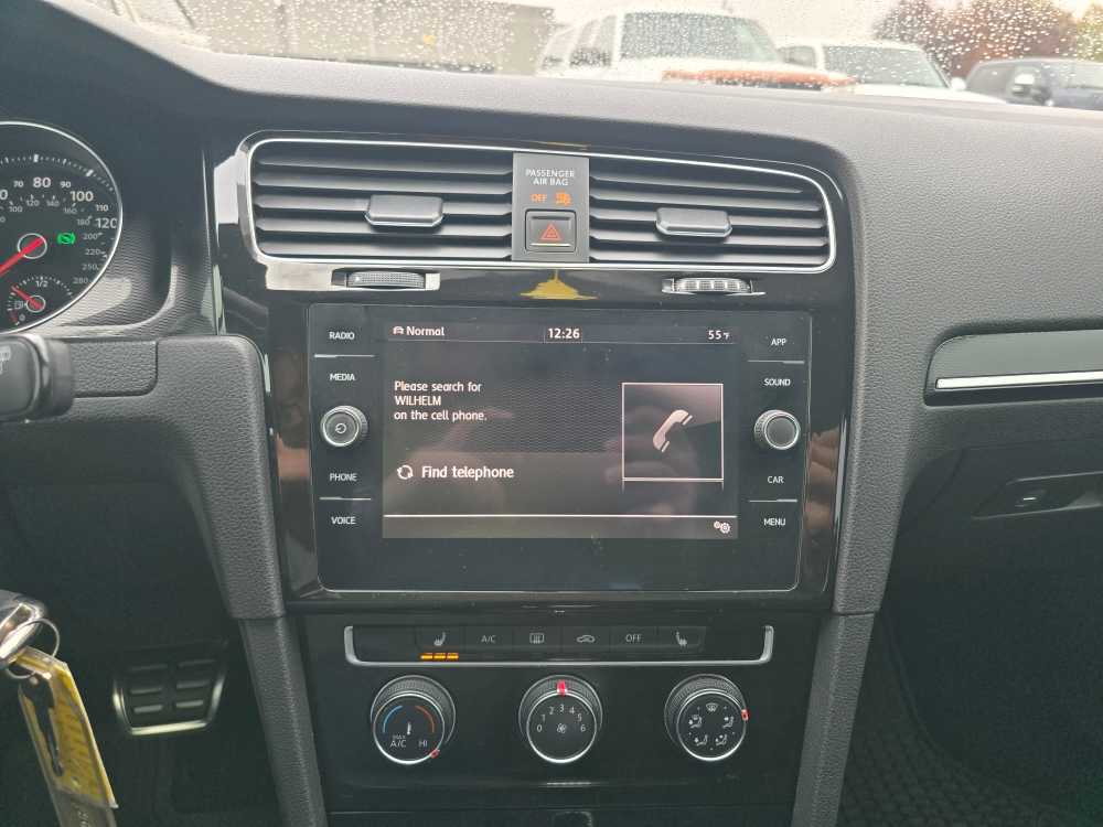 Thumbnail: 2016 Volkswagen Golf - 12