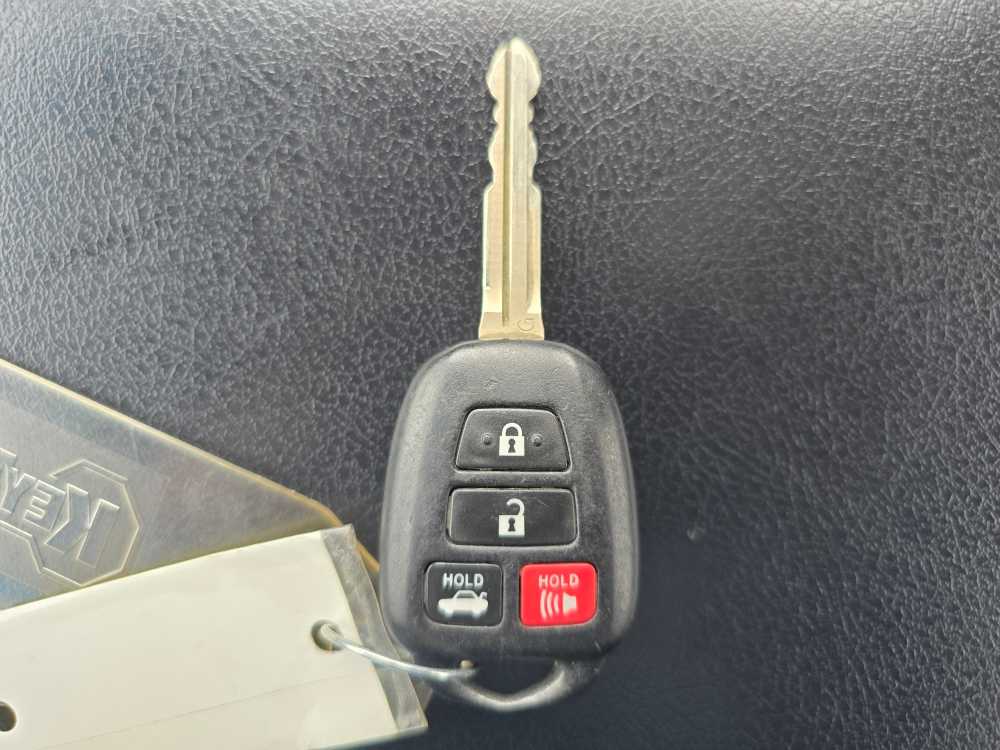 Thumbnail: 2014 Toyota Camry - 21
