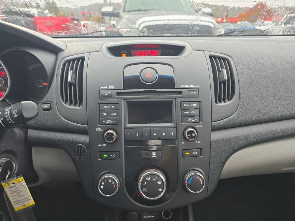 Thumbnail: 2011 Kia Forte - 13