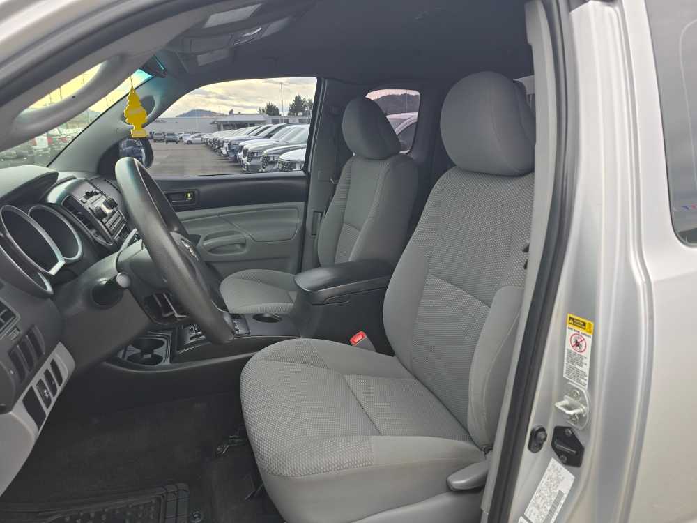 Thumbnail: 2012 Toyota Tacoma - 14