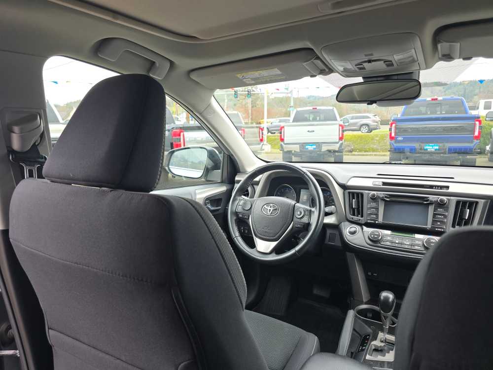 Thumbnail: 2018 Toyota RAV4 - 10