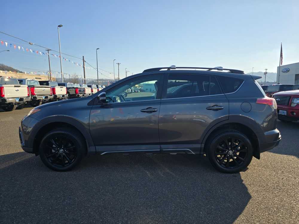Thumbnail: 2018 Toyota RAV4 - 2
