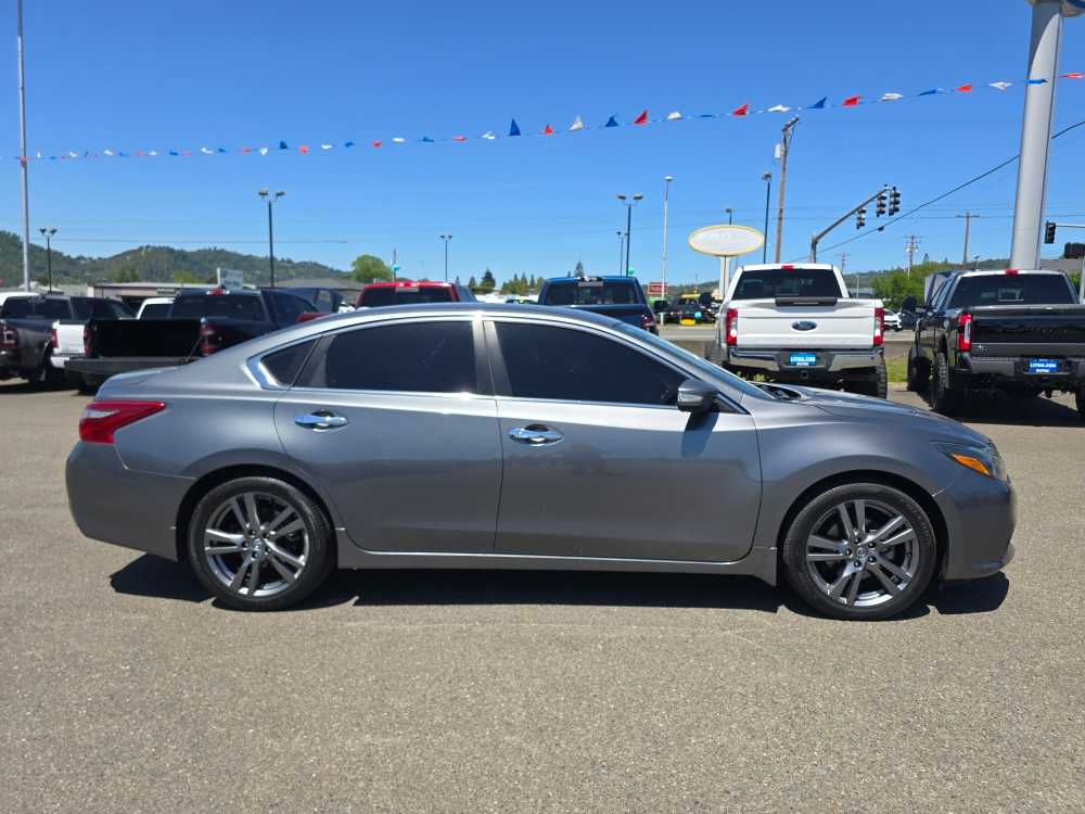 Thumbnail: 2018 Nissan Altima - 6