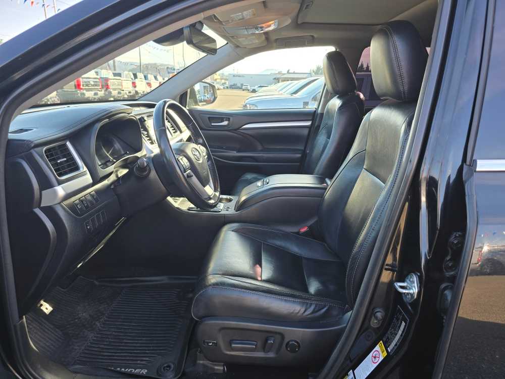 Thumbnail: 2018 Toyota Highlander - 22