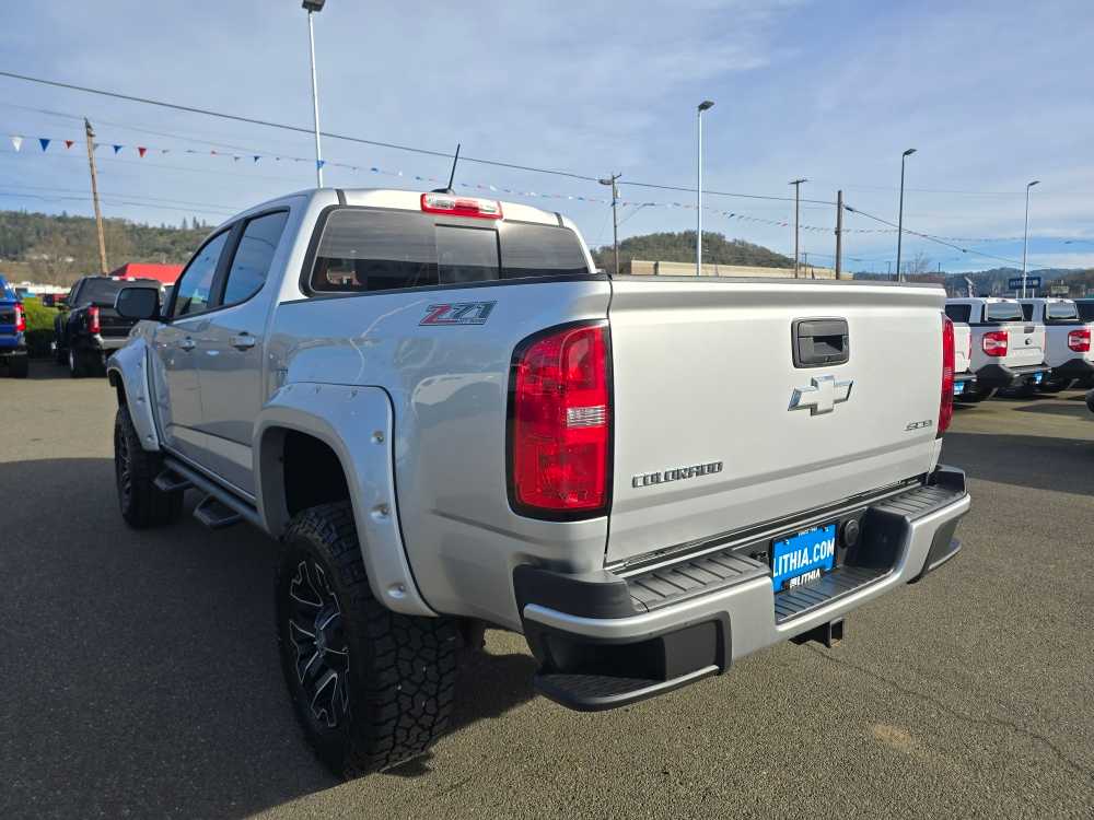 Thumbnail: 2016 Chevrolet Colorado - 3