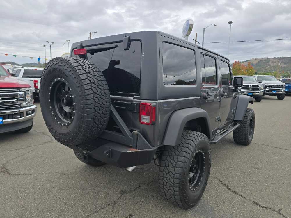 Thumbnail: 2017 Jeep Wrangler - 3