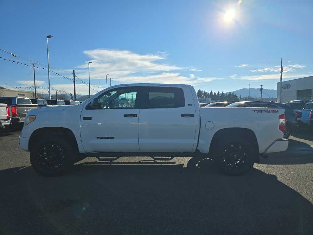 Thumbnail: 2016 Toyota Tundra - 2