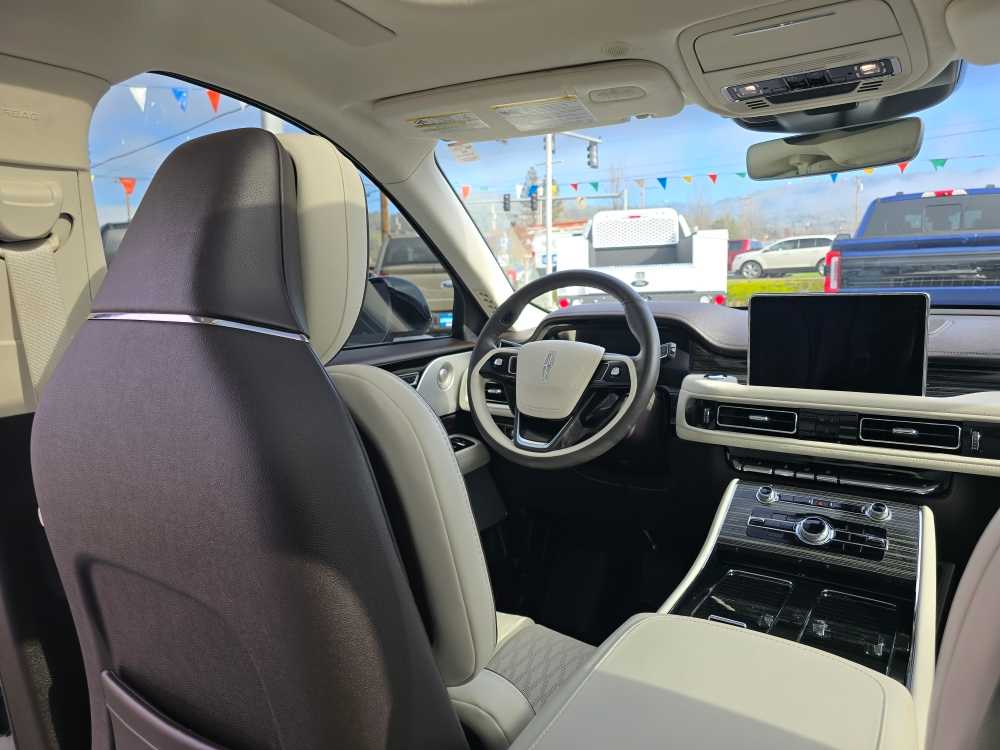 Thumbnail: 2024 Lincoln Aviator - 10