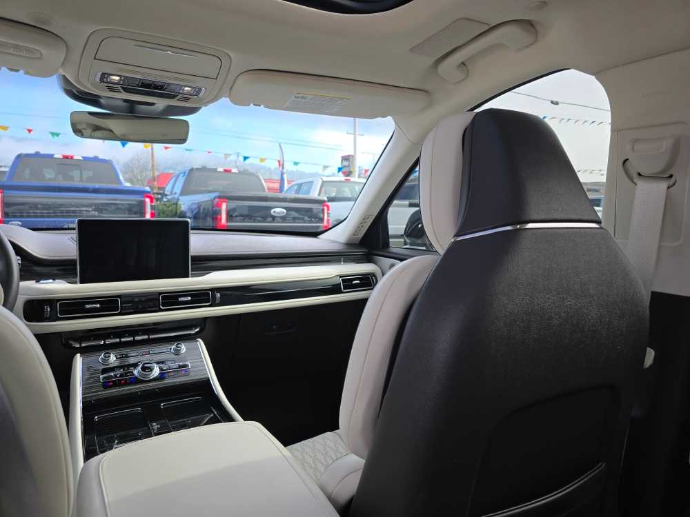 Thumbnail: 2024 Lincoln Aviator - 13