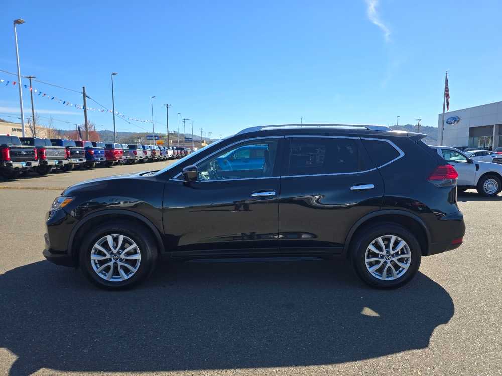 Thumbnail: 2017 Nissan Rogue - 2