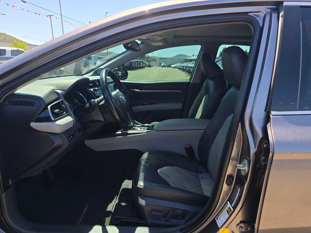 Thumbnail: 2019 Toyota Camry - 9