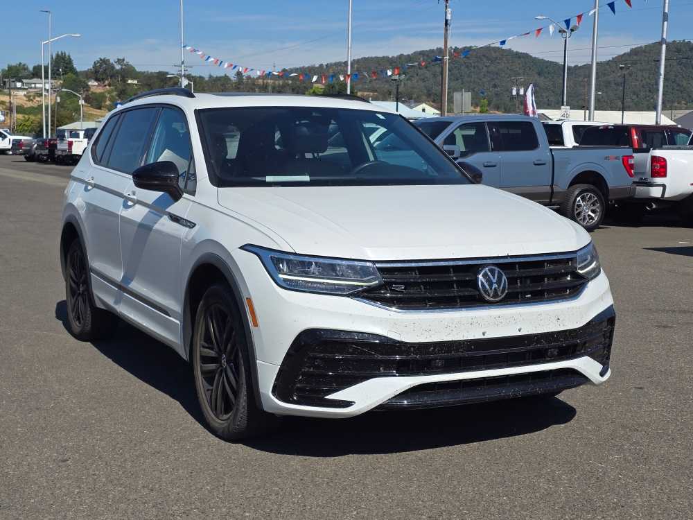 Thumbnail: 2022 Volkswagen Tiguan - 3