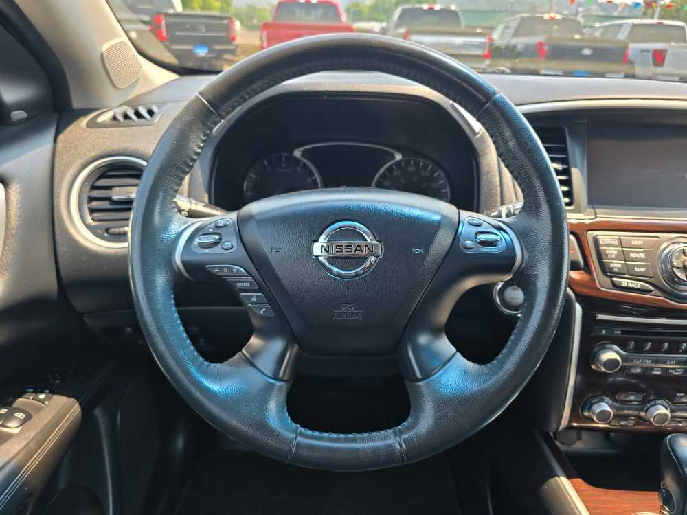 Thumbnail: 2015 Nissan Pathfinder - 11
