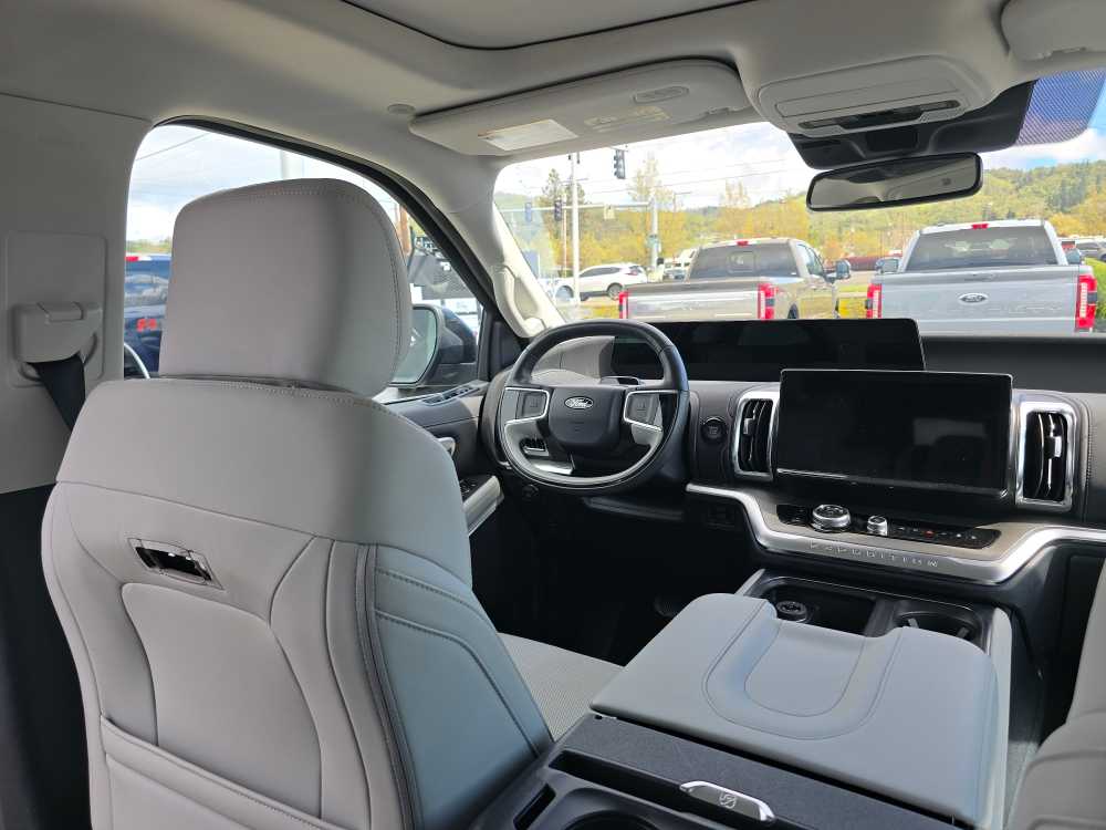 Thumbnail: 2025 Ford Expedition MAX - 10