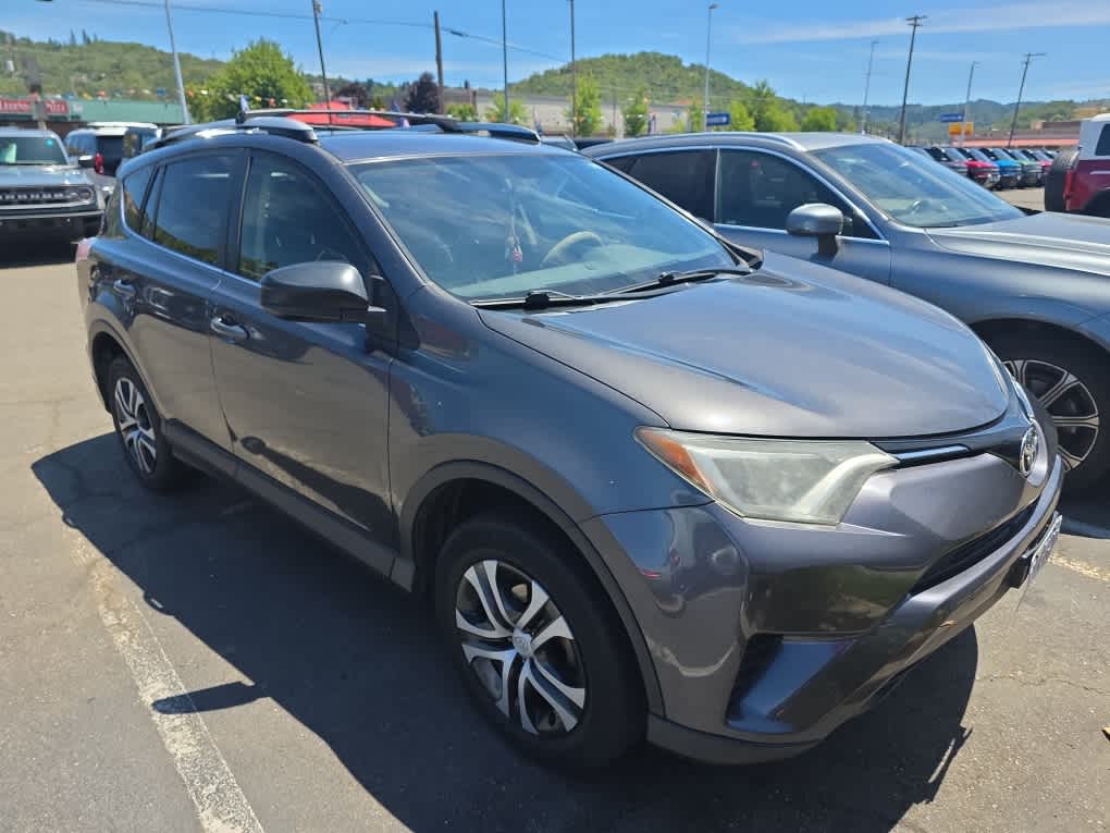 Thumbnail: 2016 Toyota RAV4 - 4