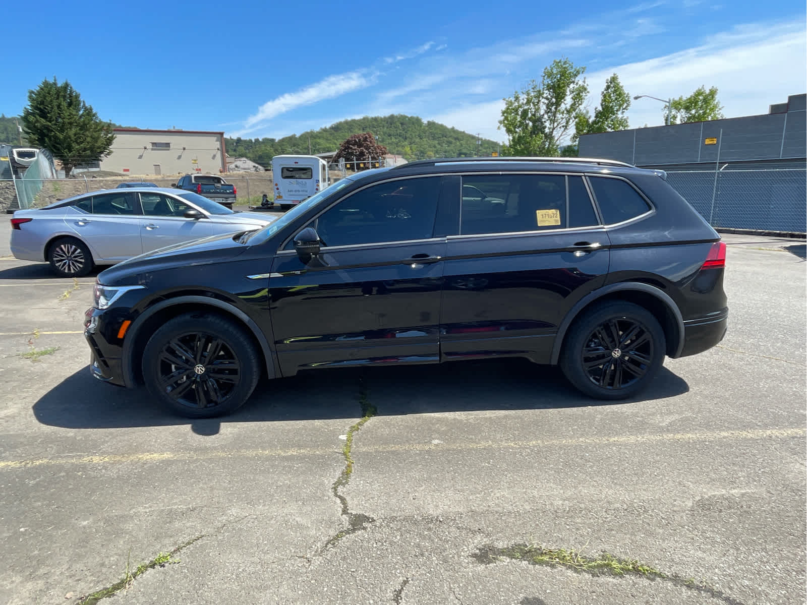 Thumbnail: 2022 Volkswagen Tiguan - 9