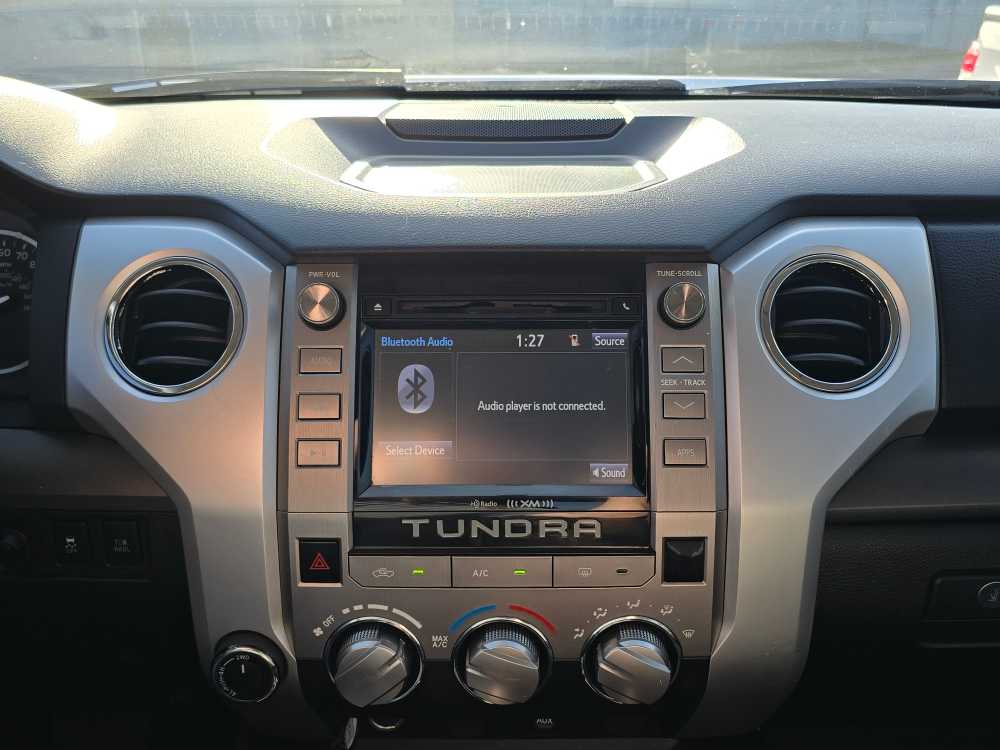 Thumbnail: 2015 Toyota Tundra - 12