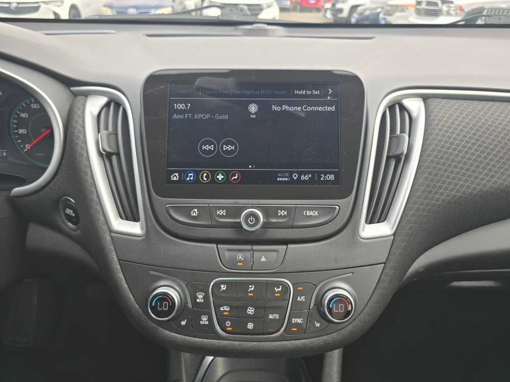 Thumbnail: 2024 Chevrolet Malibu - 12