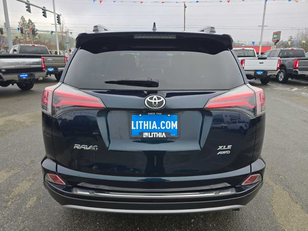 Thumbnail: 2018 Toyota RAV4 - 4