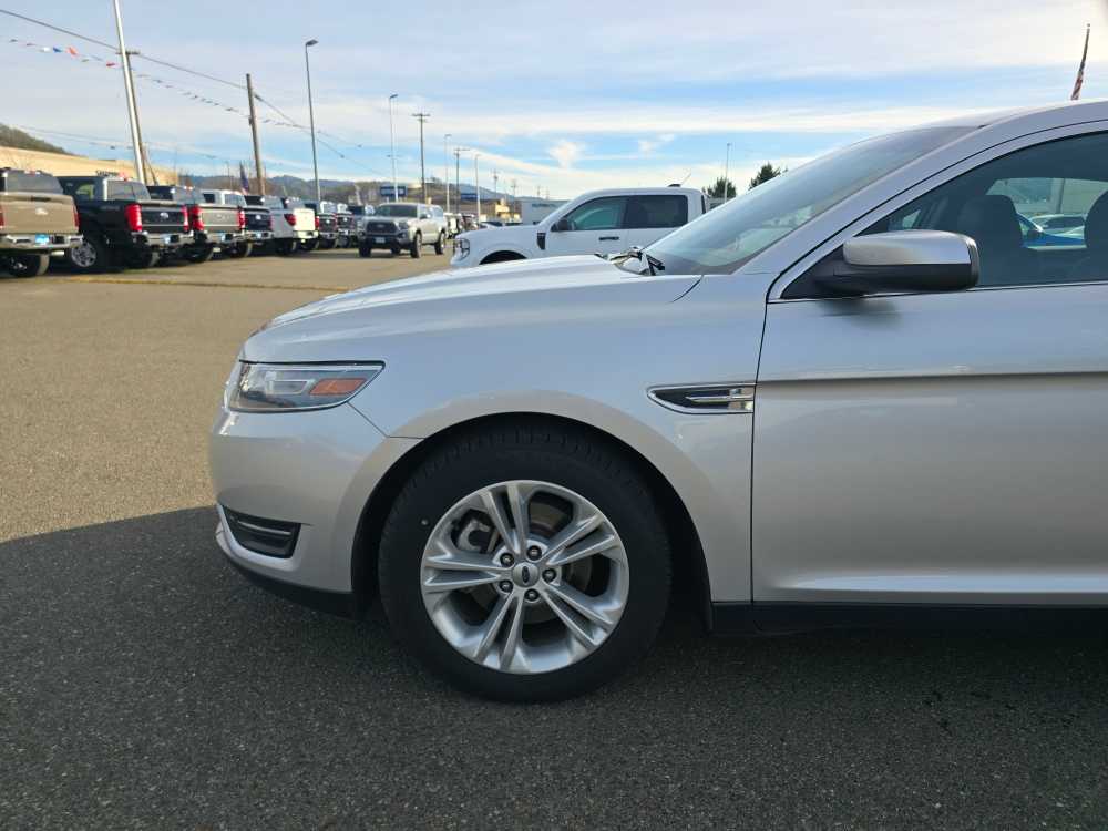 Thumbnail: 2013 Ford Taurus - 19